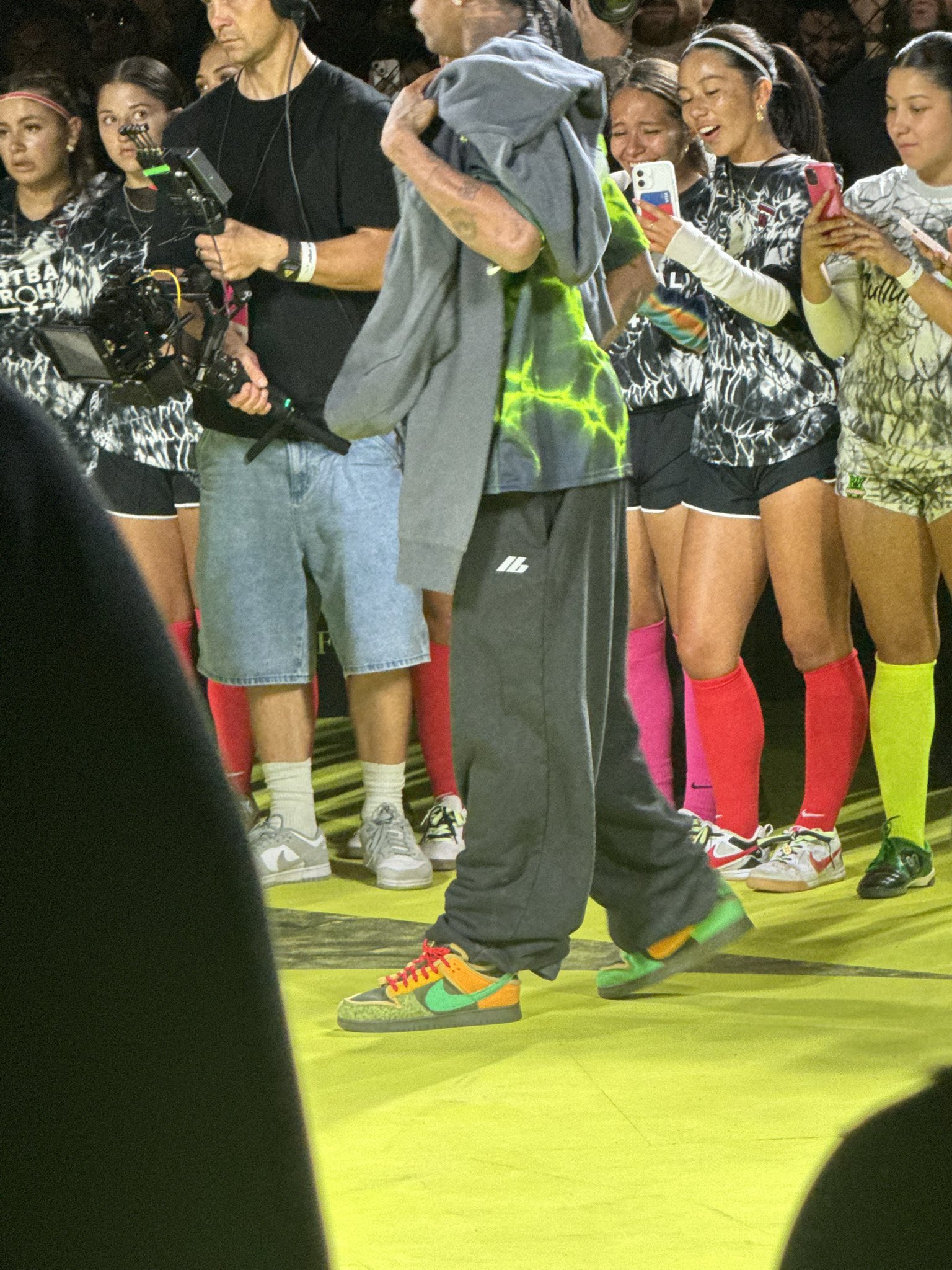 Travis Scott が Cactus Plant Flea Market × NIKE SB DUNK LOW を着用