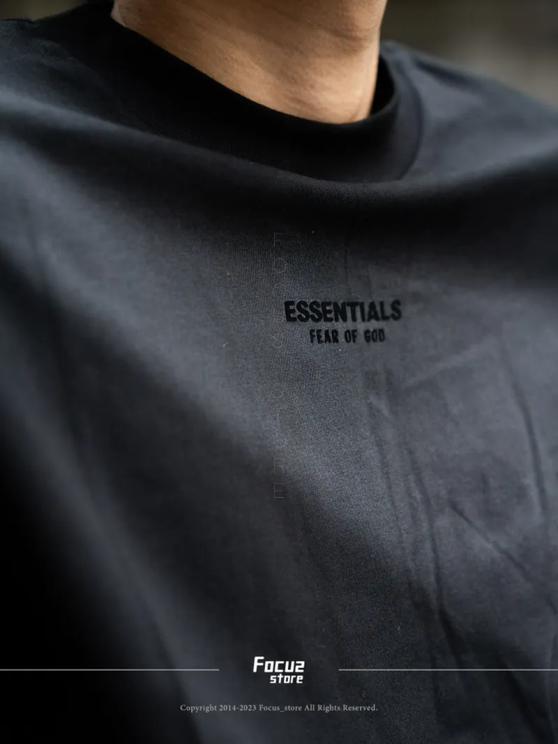 Fear of God ESSENTIALS Tee "Jet Black" の30%OFF セールが開催