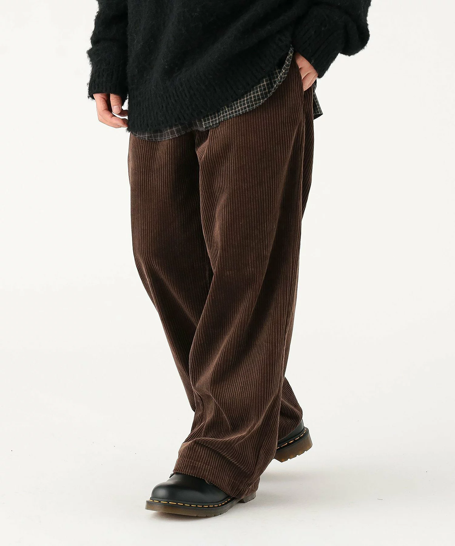 BEAMS × Dickies による Corduroy Pants FW25 の先行予約が開始