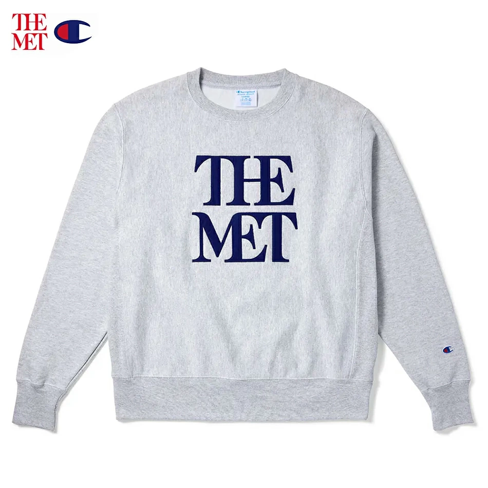 THE MET × Champion の Reverse Weave Appliqued Logo Crew Sweat が発売