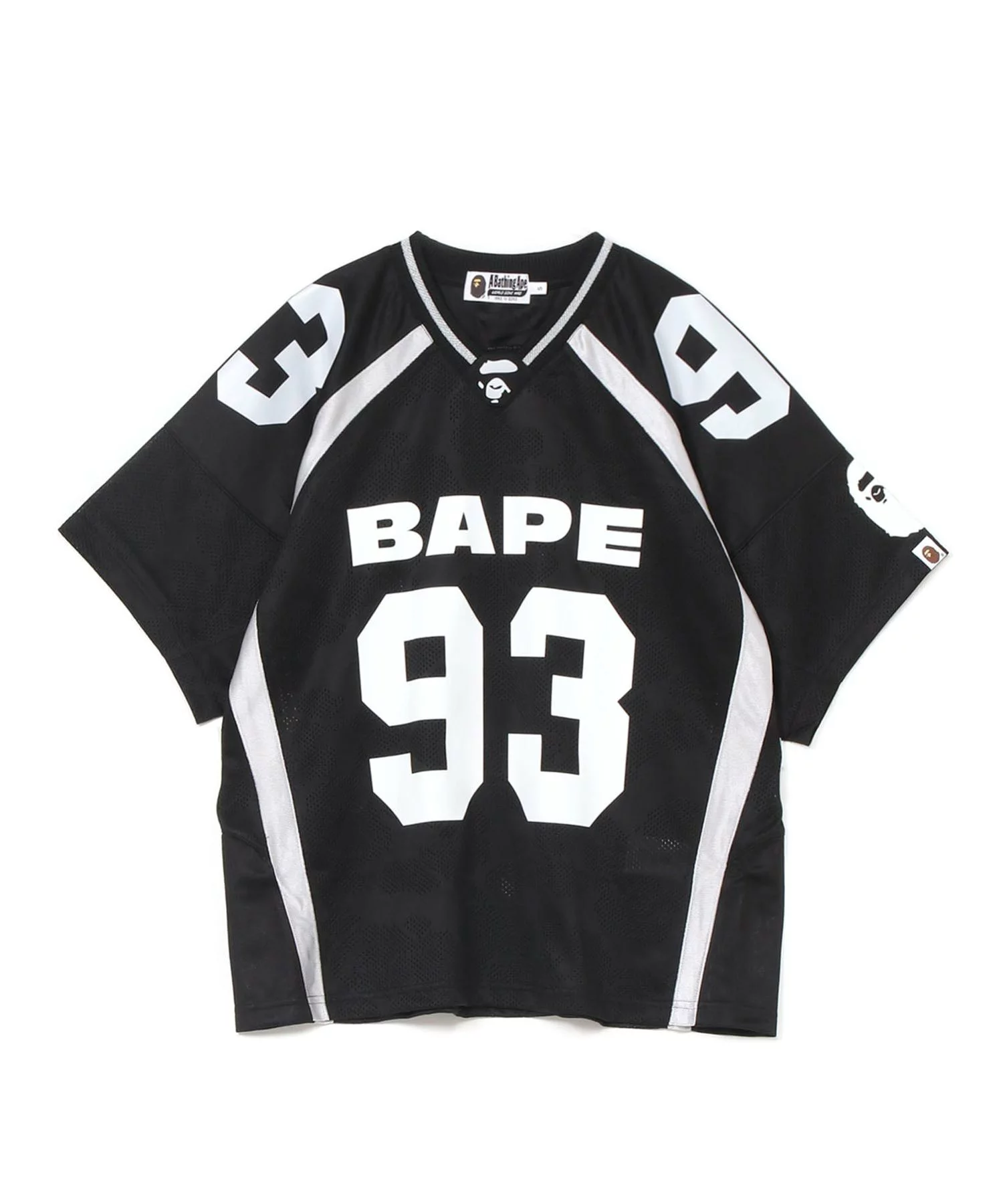 A BATHING APE® の Line Camo Jacquard Relaxed Fit Football Jersey が発売
