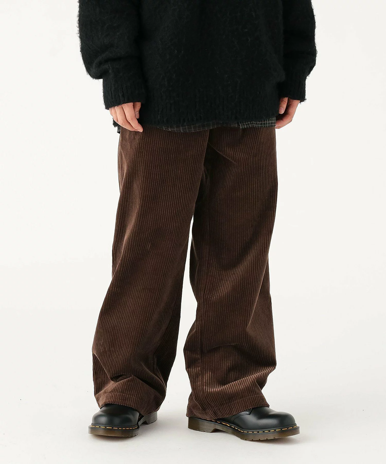 BEAMS × Dickies による Corduroy Pants FW25 の先行予約が開始