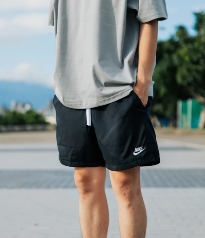 NIKE Woven Shorts の60％OFF セールが8月25日(月)23:59まで開催