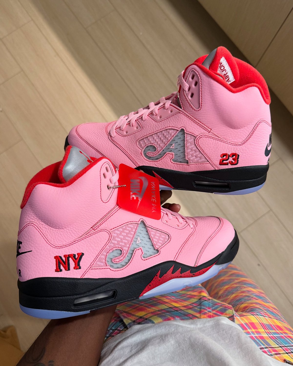 Awake NY × NIKE AIR JORDAN 5 の販売スケジュール & 販売数が公開