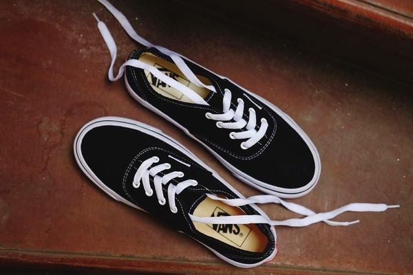 VANS USA AUTHENTIC "Black/White" が5,740円の特別セール価格で発売