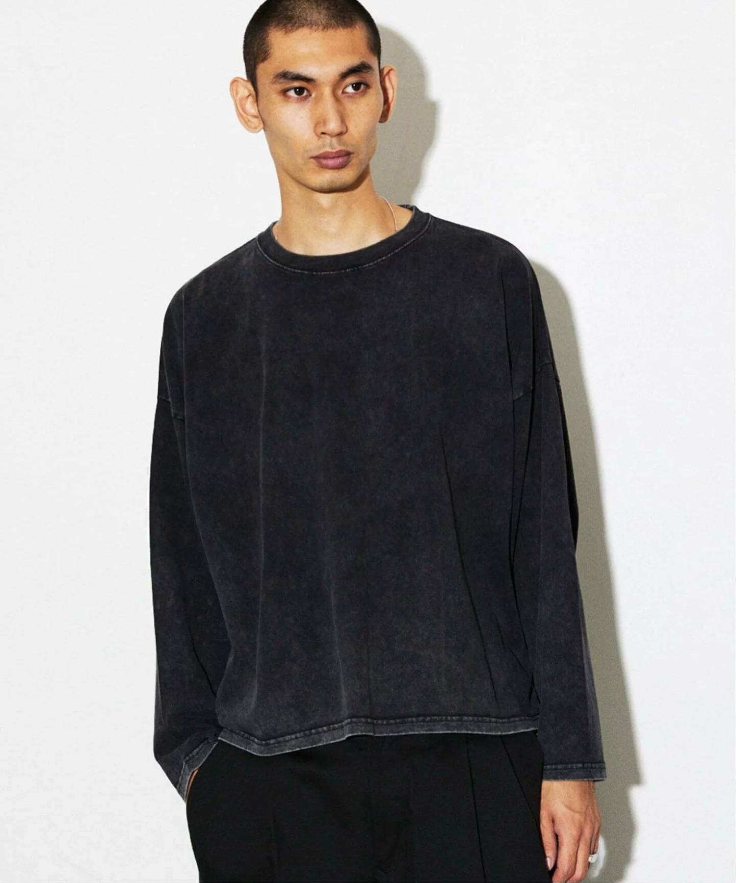 JOURNAL STANDARD「“短丈” Loose Fit Cropped L/S Tee FW25」の先行予約が開始