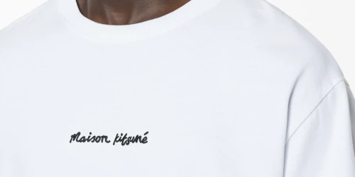 Maison Kitsuné の Embroidery Oversize Tee が発売