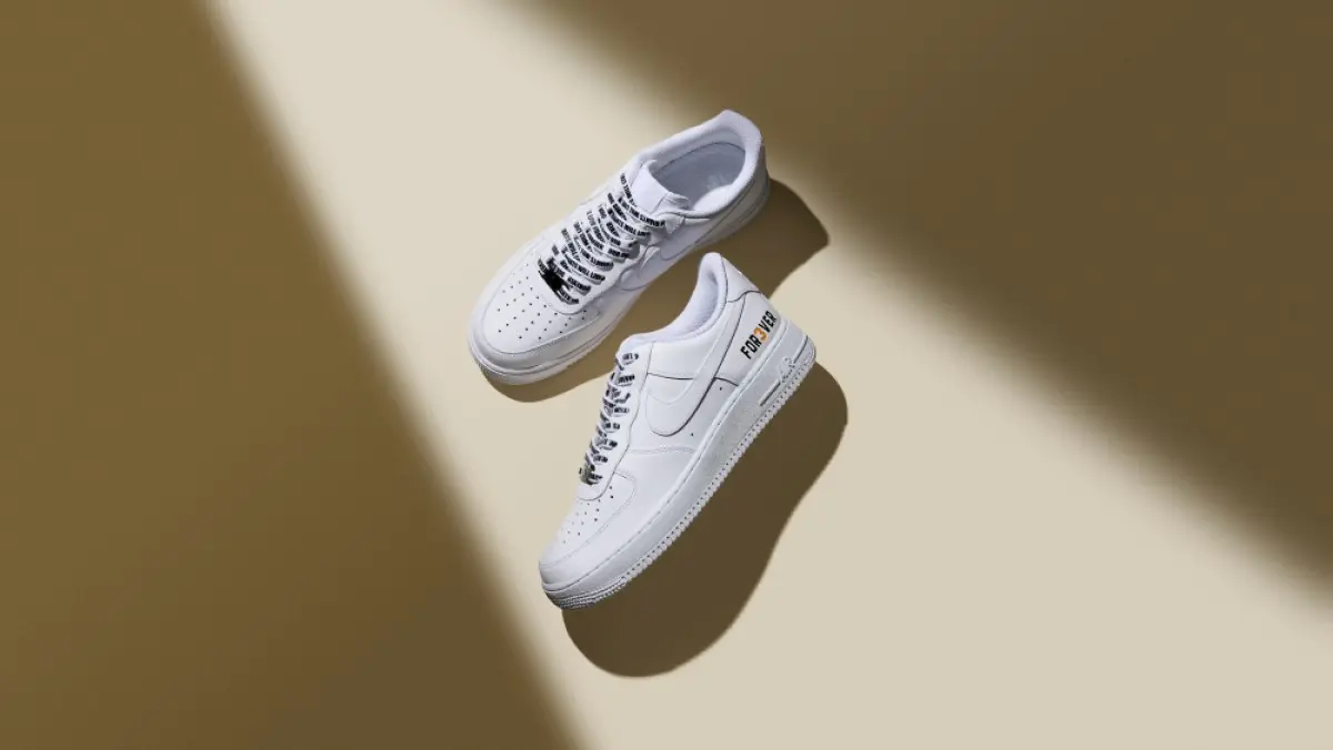 読売巨人軍 から 長嶋茂雄 終身名誉監督の追悼グッズ NIKE AIR FORCE 1 LOW '07 "For3ver Giants" が8月15日(金)発売