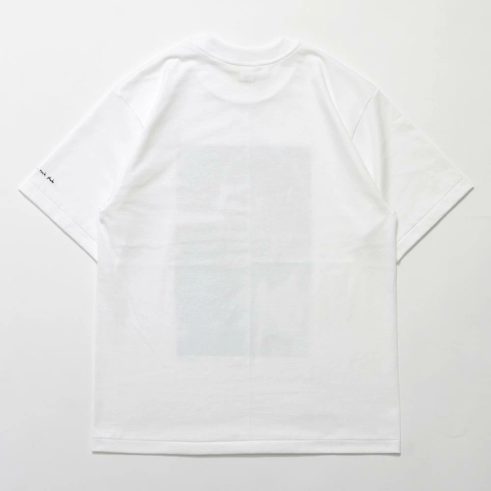 写真家 Charles Peterson の Kurt Cobain フォトTシャツが発売