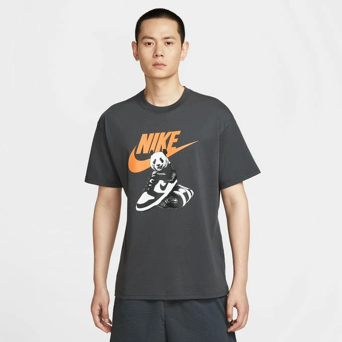 NIKE の Panda Tee が発売