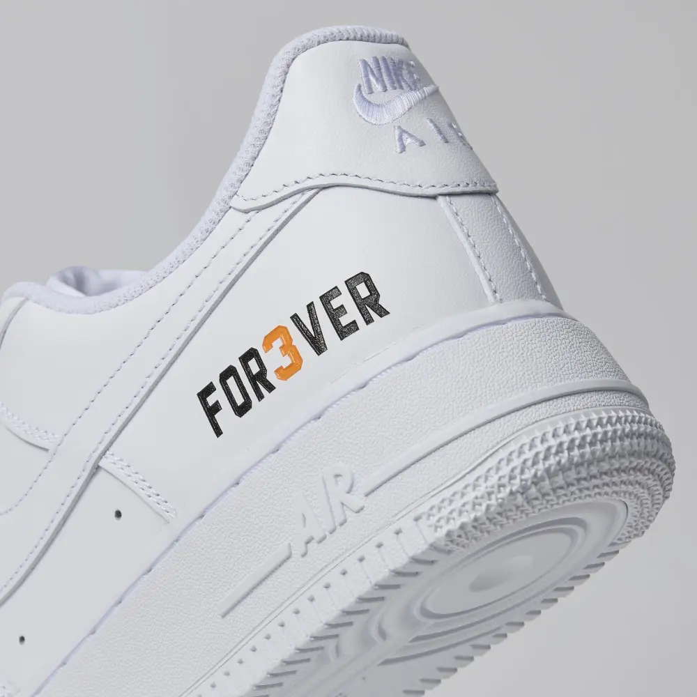 読売巨人軍 から 長嶋茂雄 終身名誉監督の追悼グッズ NIKE AIR FORCE 1 LOW '07 "For3ver Giants" が8月15日(金)発売