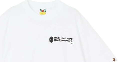 A BATHING APE® の Bape Logo Relaxed Fit Tee が発売