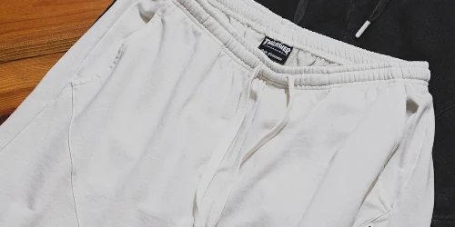 THRASHER の Pigment Dye Sweat Shorts が発売