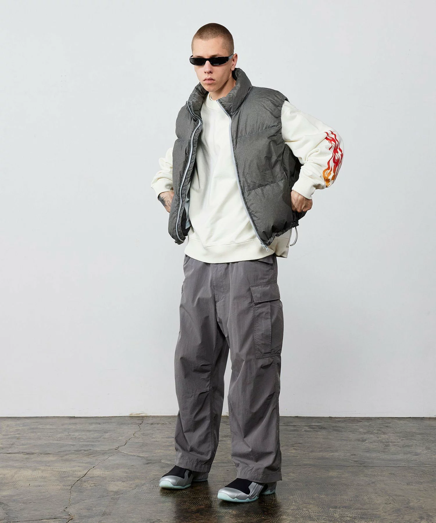 BEAMS「Wide Short Fit Fire Arm Sweat」の先行予約が開始