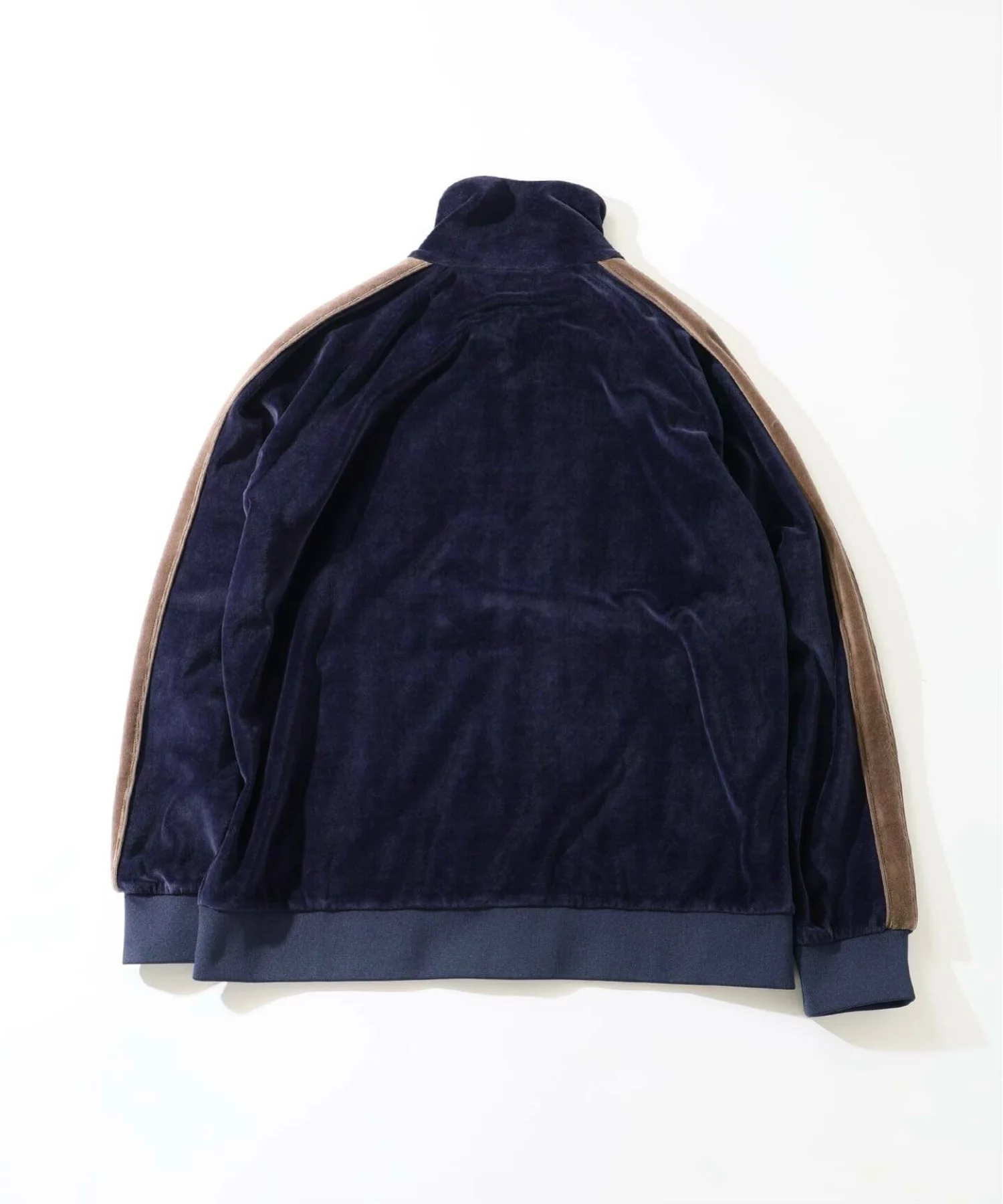 JOURNAL STANDARD relume が PUMA に別注した "T7" Velours Track Jacket が発売