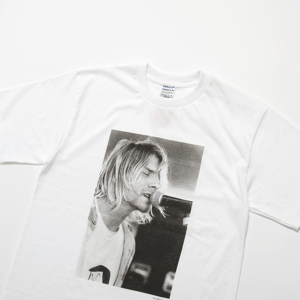 写真家 Charles Peterson の Kurt Cobain フォトTシャツが発売