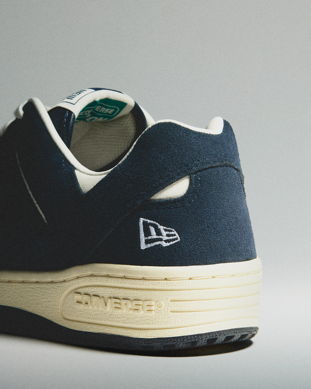 New era® × CONVERSE WEAPON SUEDE OX が8月22日(金)発売