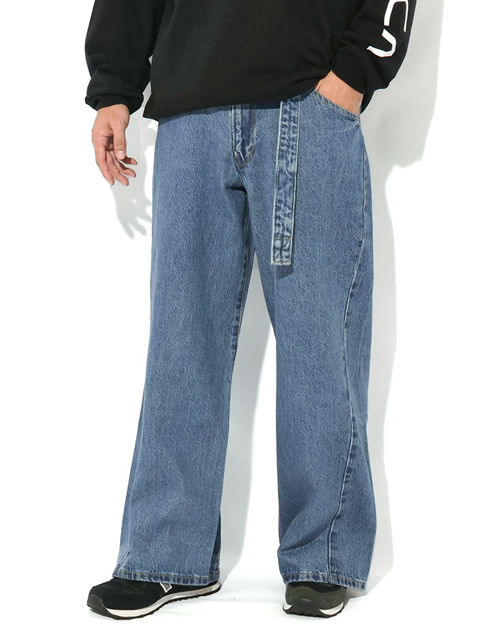 Levi’s® の Twisted Baggy Jeans が発売