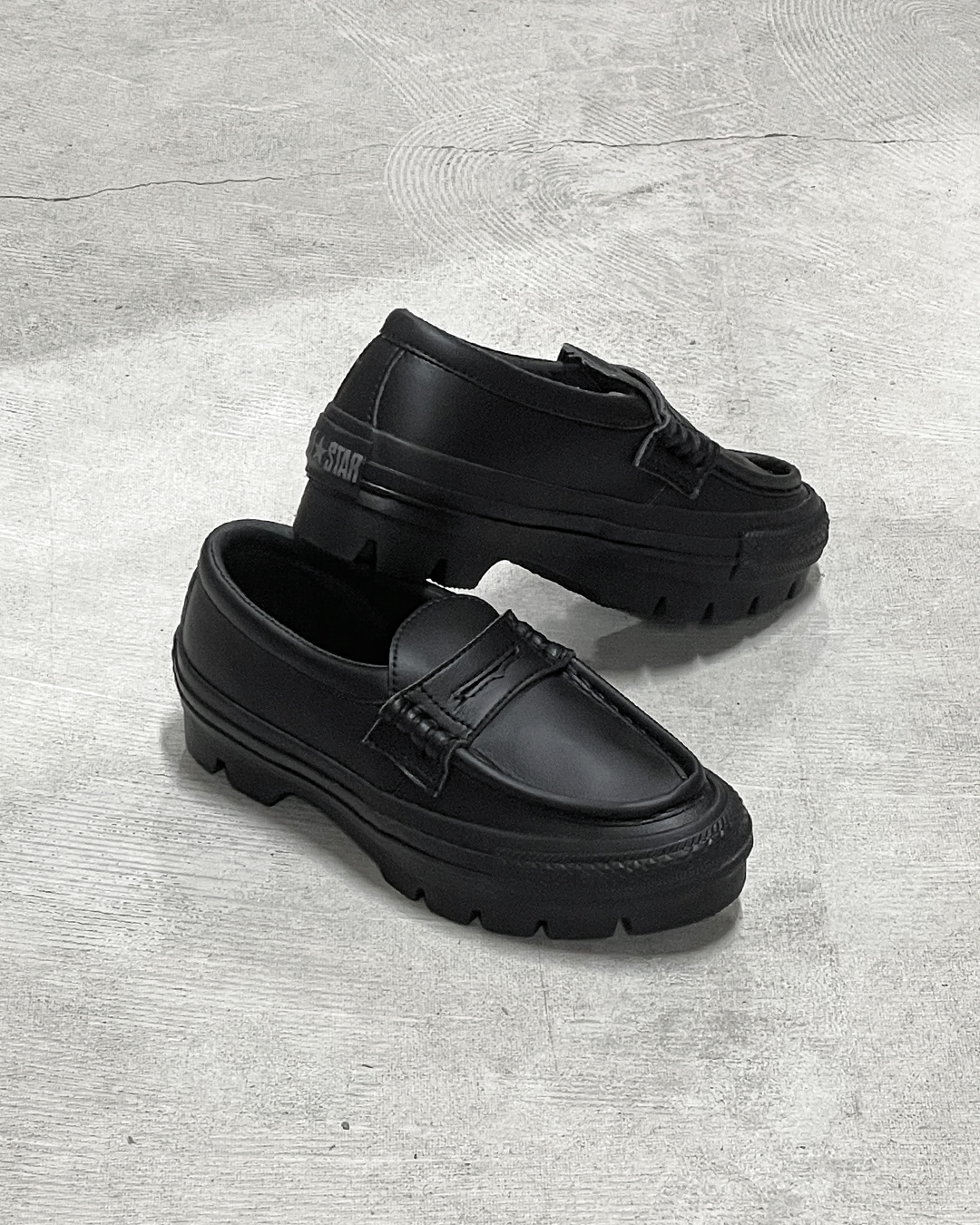 CONVERSE ALL STAR CHUNK LOAFER “Black Monochrome” が再販