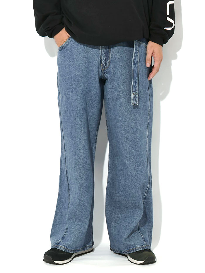 Levi’s® の Twisted Baggy Jeans が発売