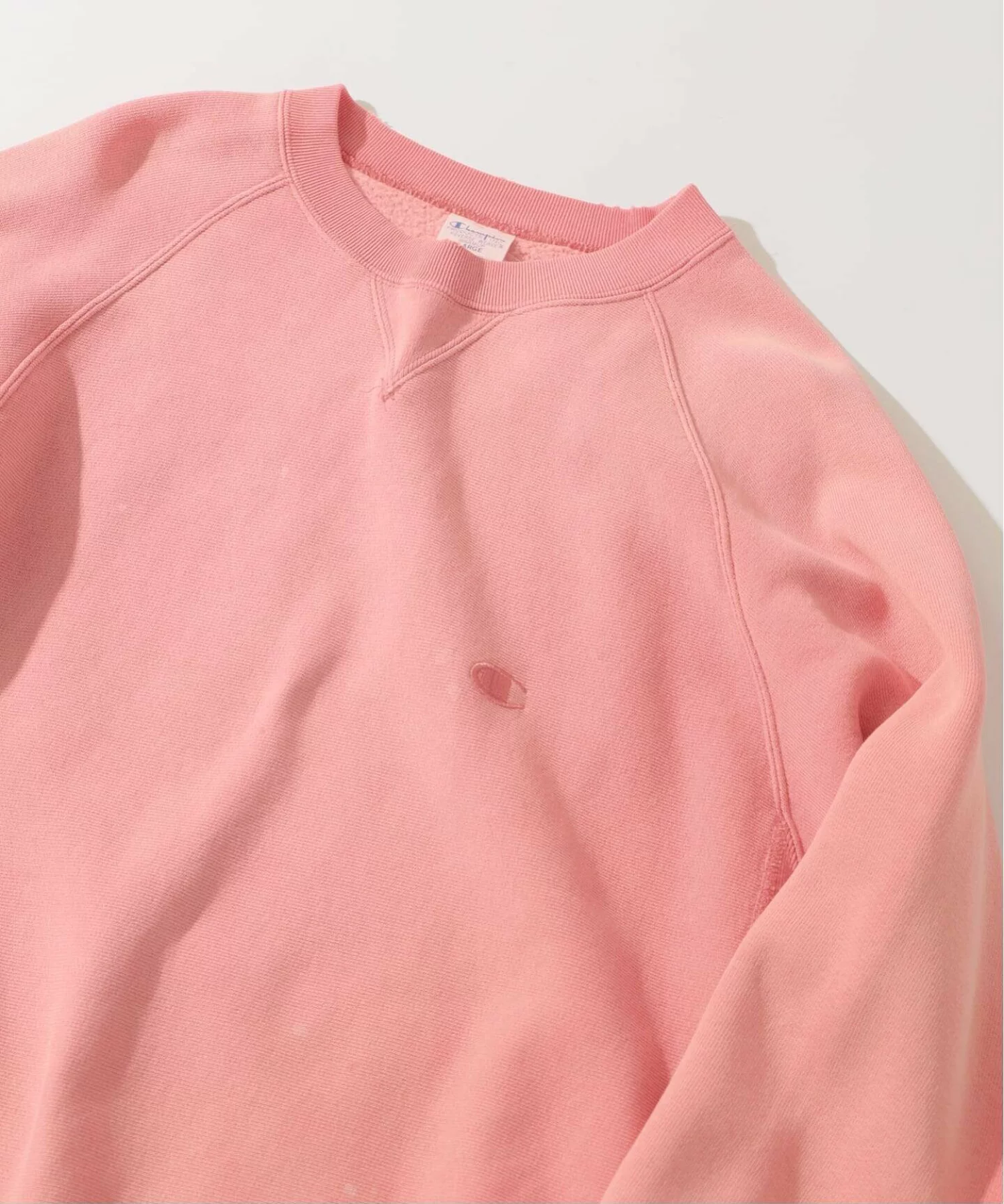 JOURNAL STANDARD relume × Champion による Reverse Weave® Overdyed Sweatshirt FW25 の先行予約が開始