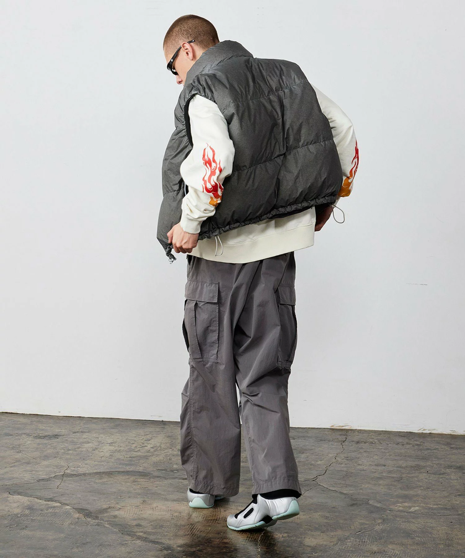 BEAMS「Wide Short Fit Fire Arm Sweat」の先行予約が開始