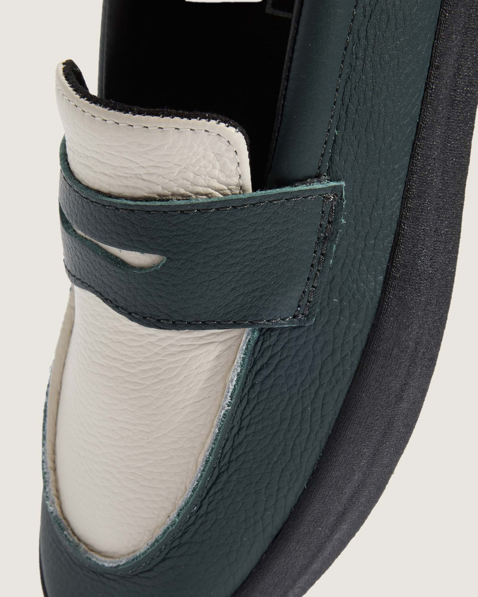 VANS Skate Loafer が特別価格で発売