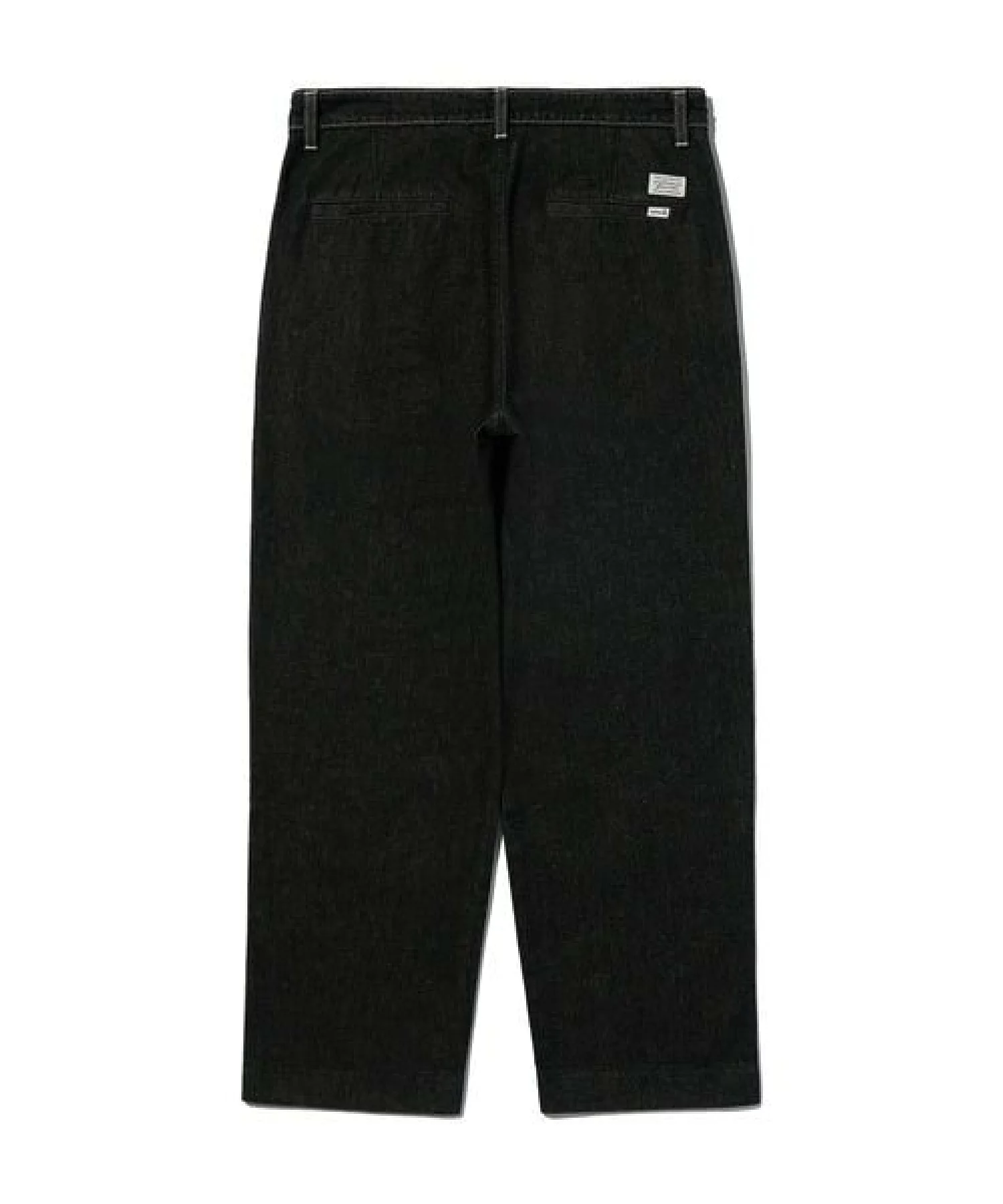 Levi’s® より Premium Black Denim Slacks が発売