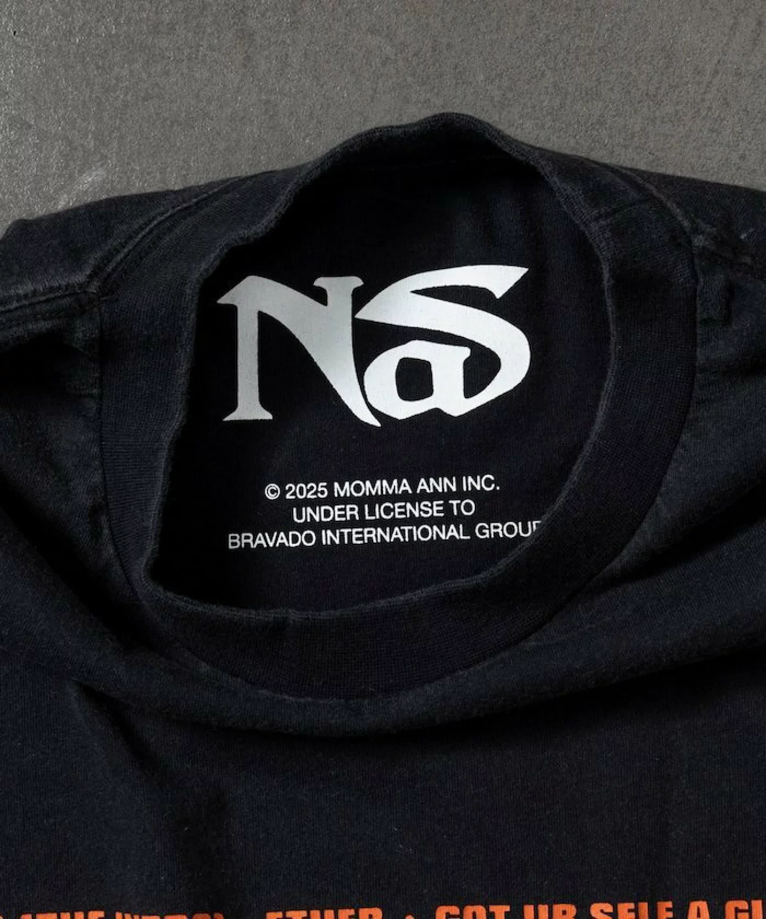 FREAK’S STORE × Nas による Front Print L/S Tee 25AW の先行予約が開始