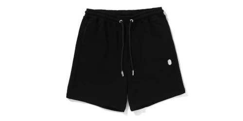A BATHING APE® の One Point Relaxed Fit Sweat Shorts が発売