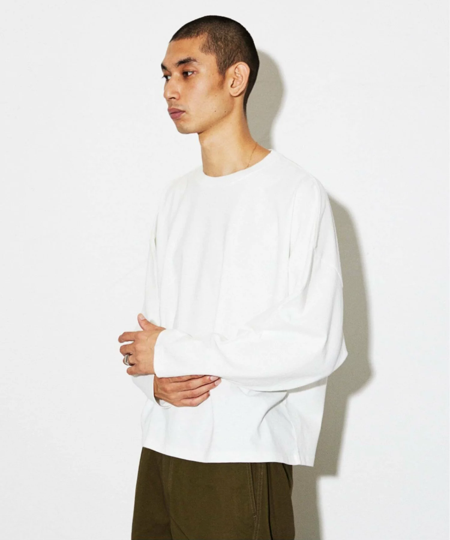 JOURNAL STANDARD「“短丈” Loose Fit Cropped L/S Tee FW25」の先行予約が開始