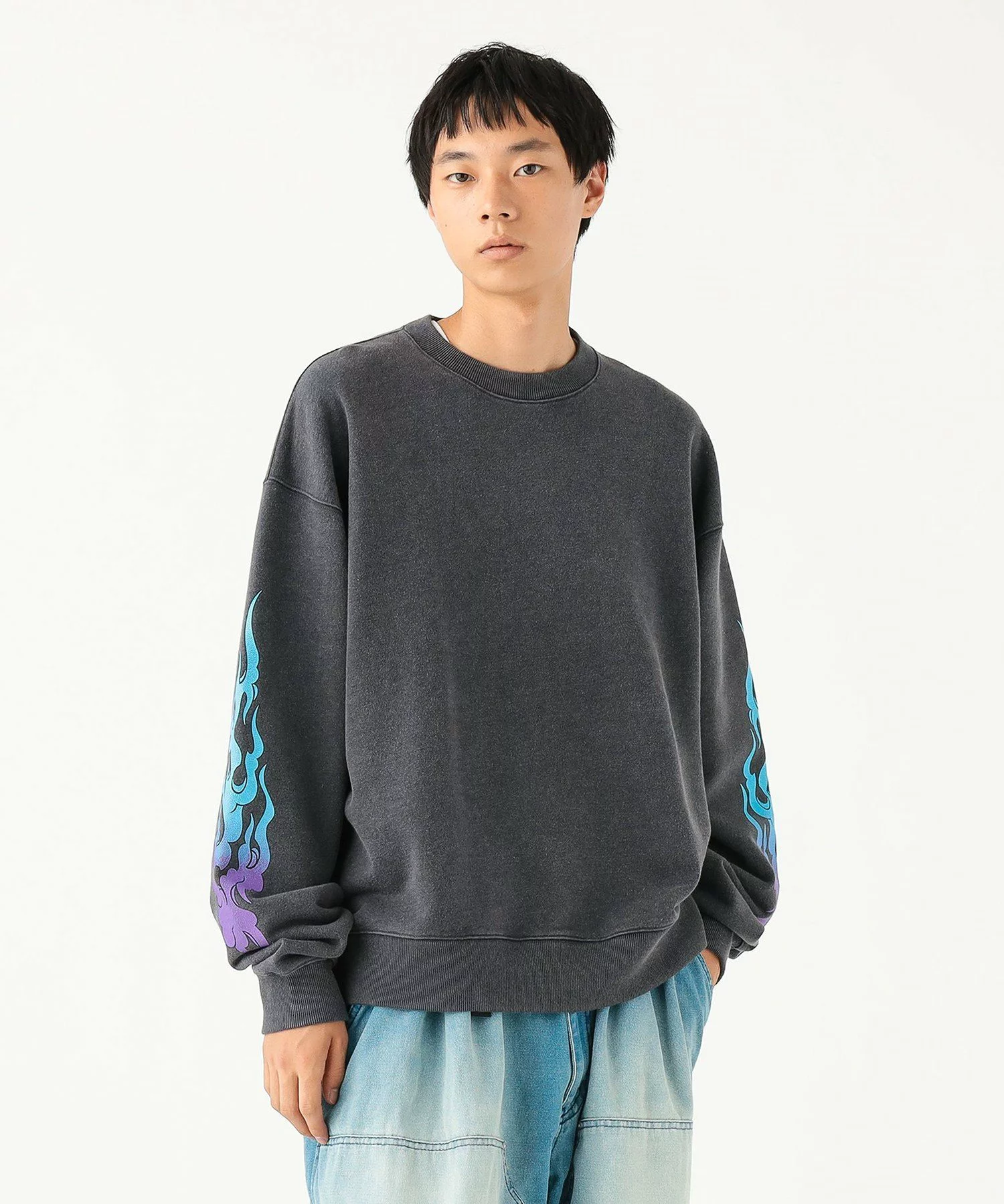 BEAMS「Wide Short Fit Fire Arm Sweat」の先行予約が開始