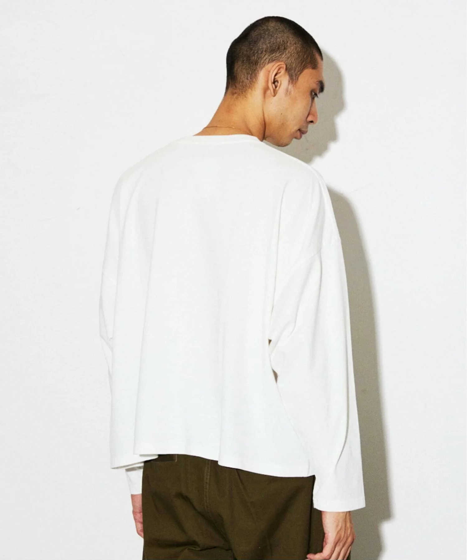 JOURNAL STANDARD「“短丈” Loose Fit Cropped L/S Tee FW25」の先行予約が開始