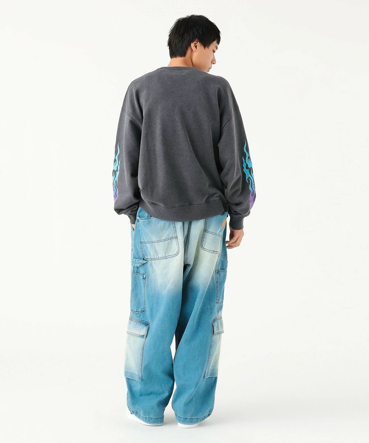 BEAMS「Wide Short Fit Fire Arm Sweat」の先行予約が開始