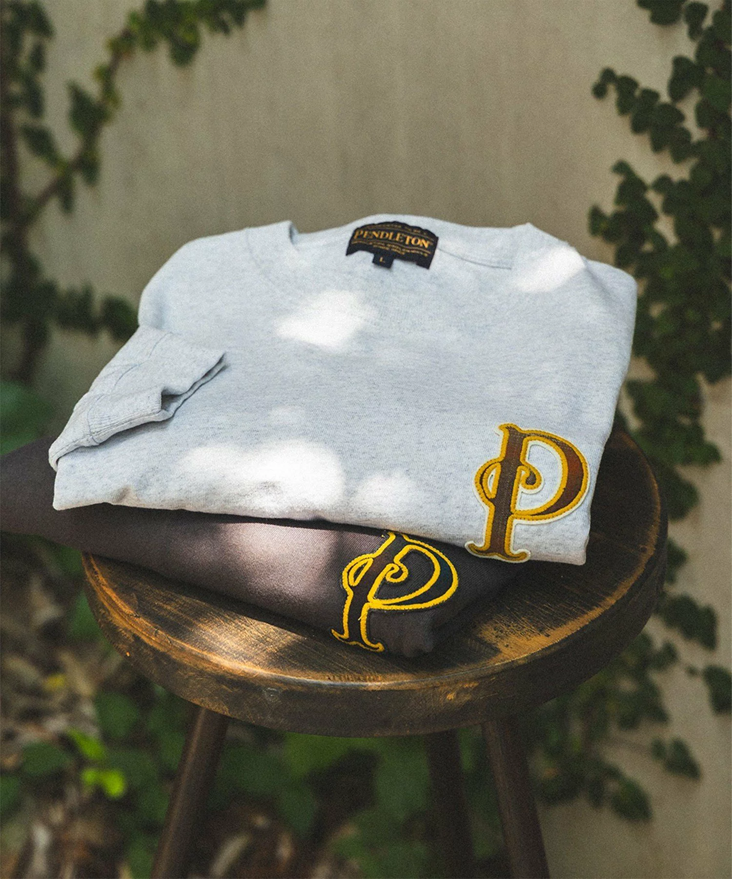 BEAMS から PENDLETON 別注の新作ロングTシャツが発売