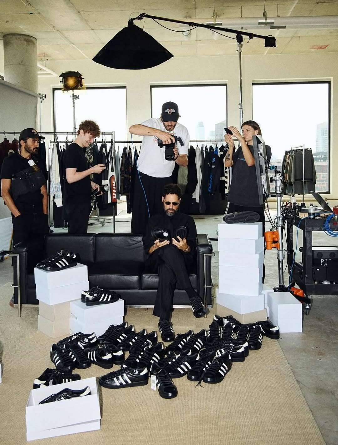 KITH × adidas Originals “Black Tie 2.0” が2025年秋に発売予定