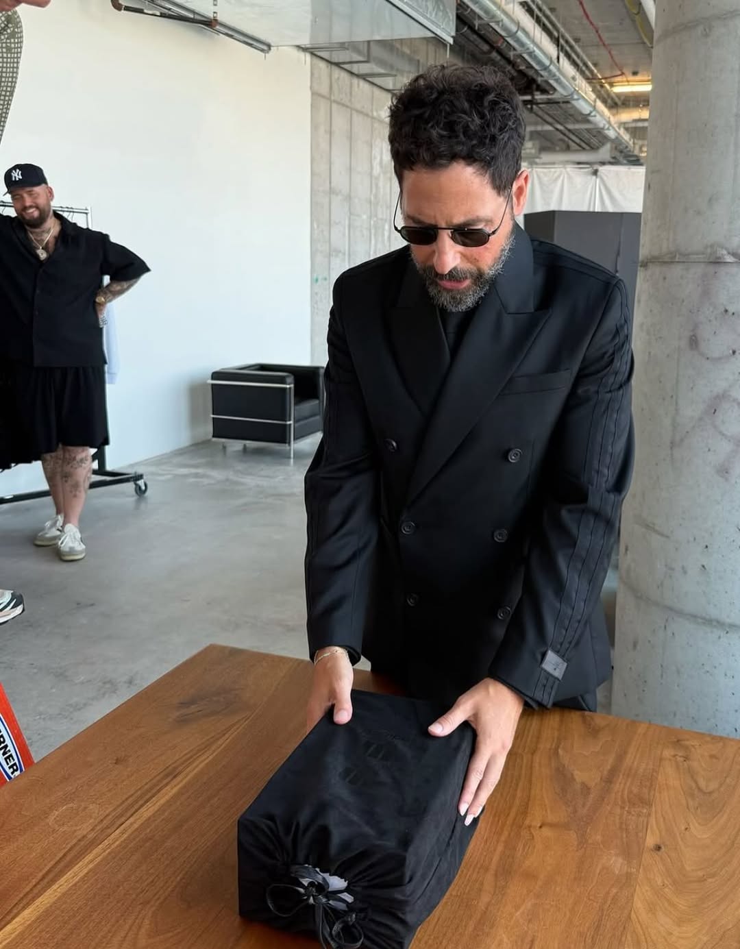 KITH × adidas Originals “Black Tie 2.0” が2025年秋に発売予定