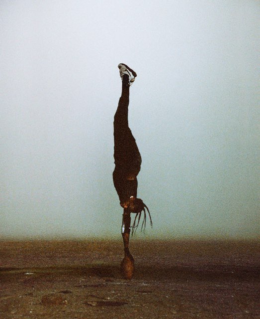 Travis Scott × NIKE の ZOOM FIELD JAXX “Light Chocolate” が発売