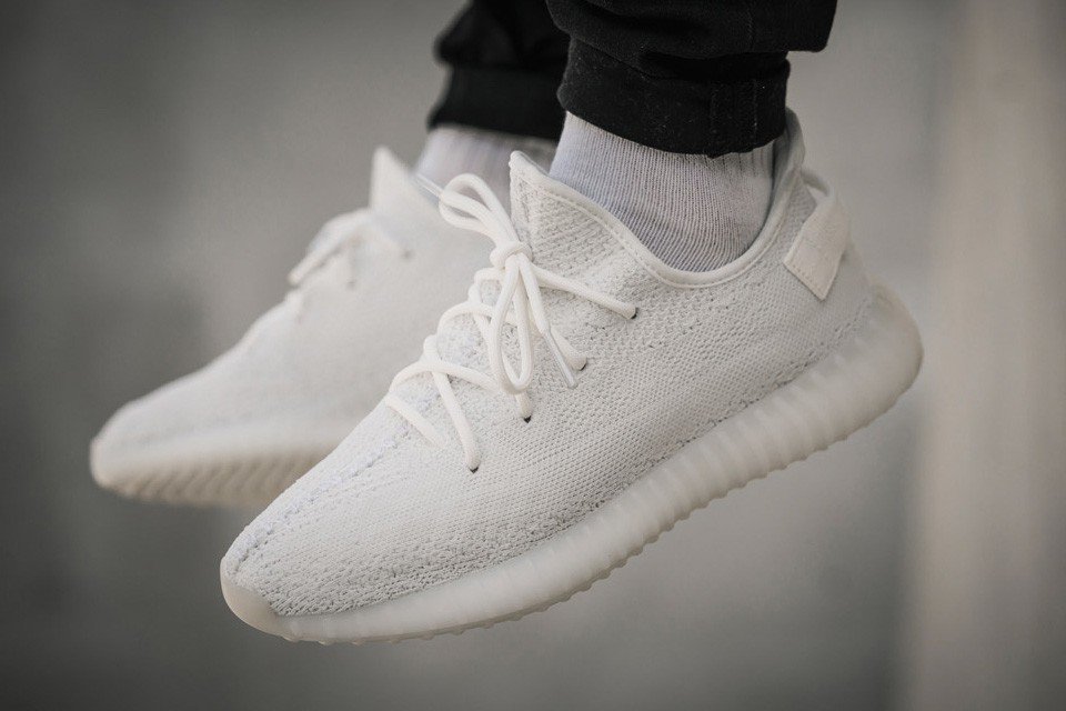 YEEZY BOOST 350 V2 “Cream White” が発売