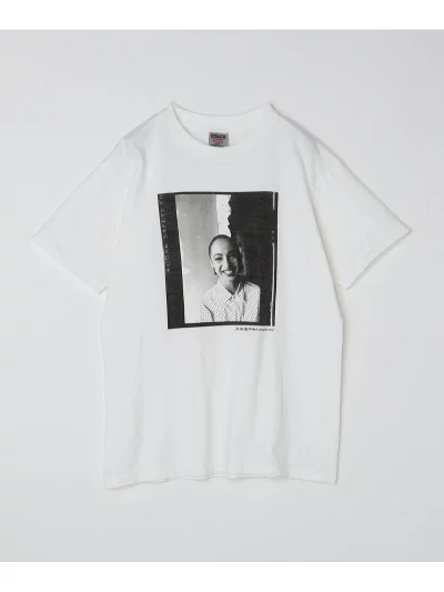 SHIPS × シンガー Sade のフォトTシャツが発売