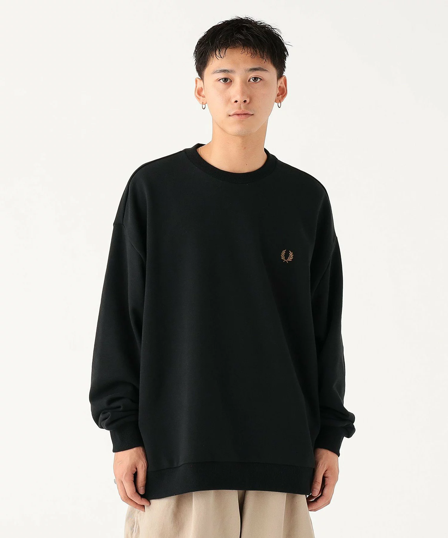 BEAMS × FRED PERRY の Embroidery Crewneack Sweat が発売