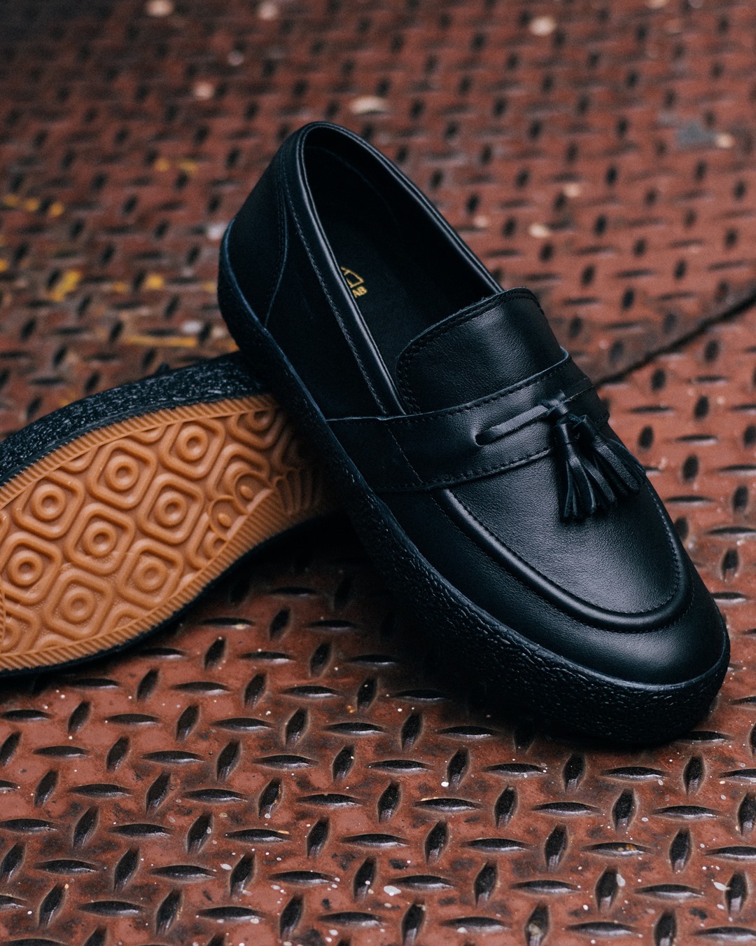 LAST RESORT AB の VM005-LEATHER が発売