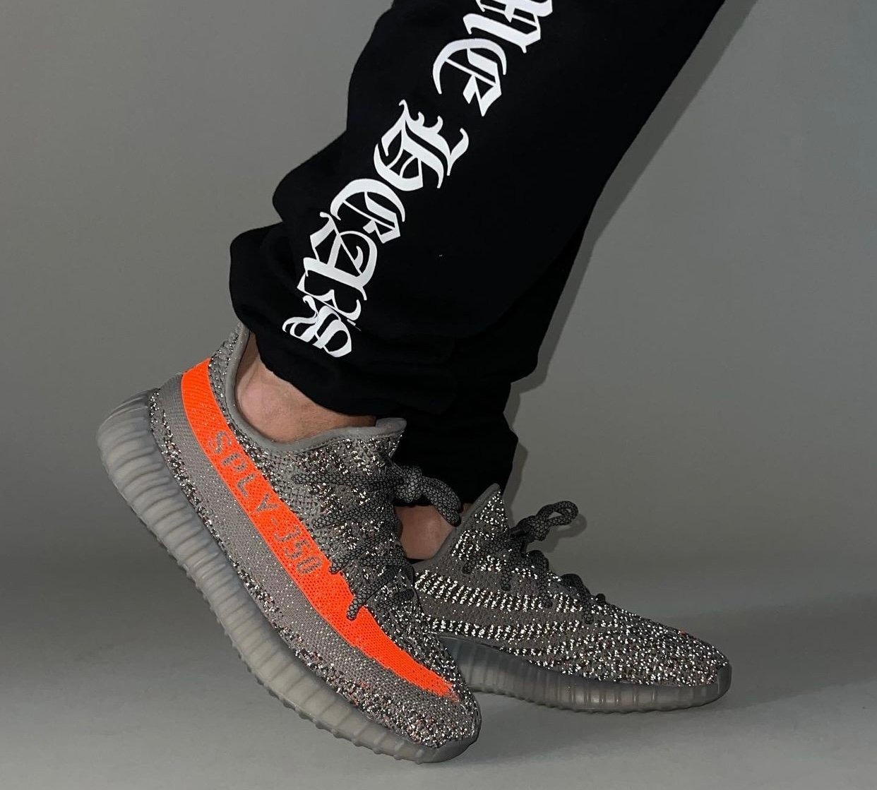 YEEZY BOOST 350 V2 “Beluga Reflective” が発売