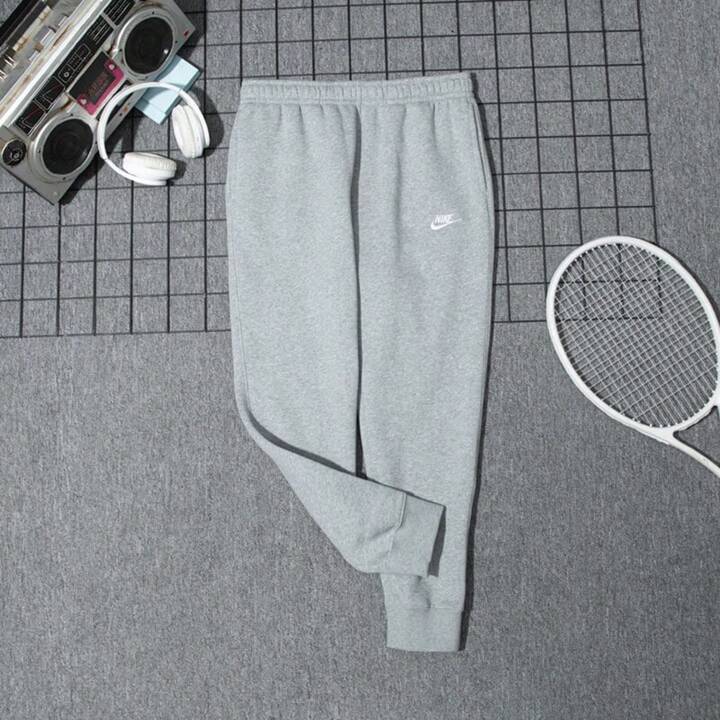 NIKE Club Fleece Jogger Sweat の期間限定 60%OFF セールが開催