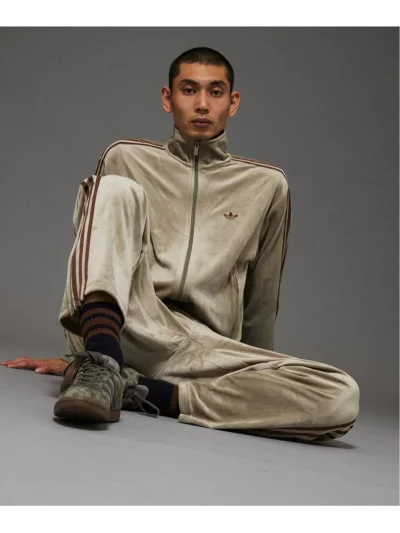 JOURNAL STANDARD × adidas Originals の TOBACCO “Grey” が発売