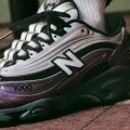 New Balance 1000 “SILVER PURPLE” の30%OFF セールが開催