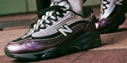 New Balance 1000 “SILVER PURPLE” の30%OFF セールが開催