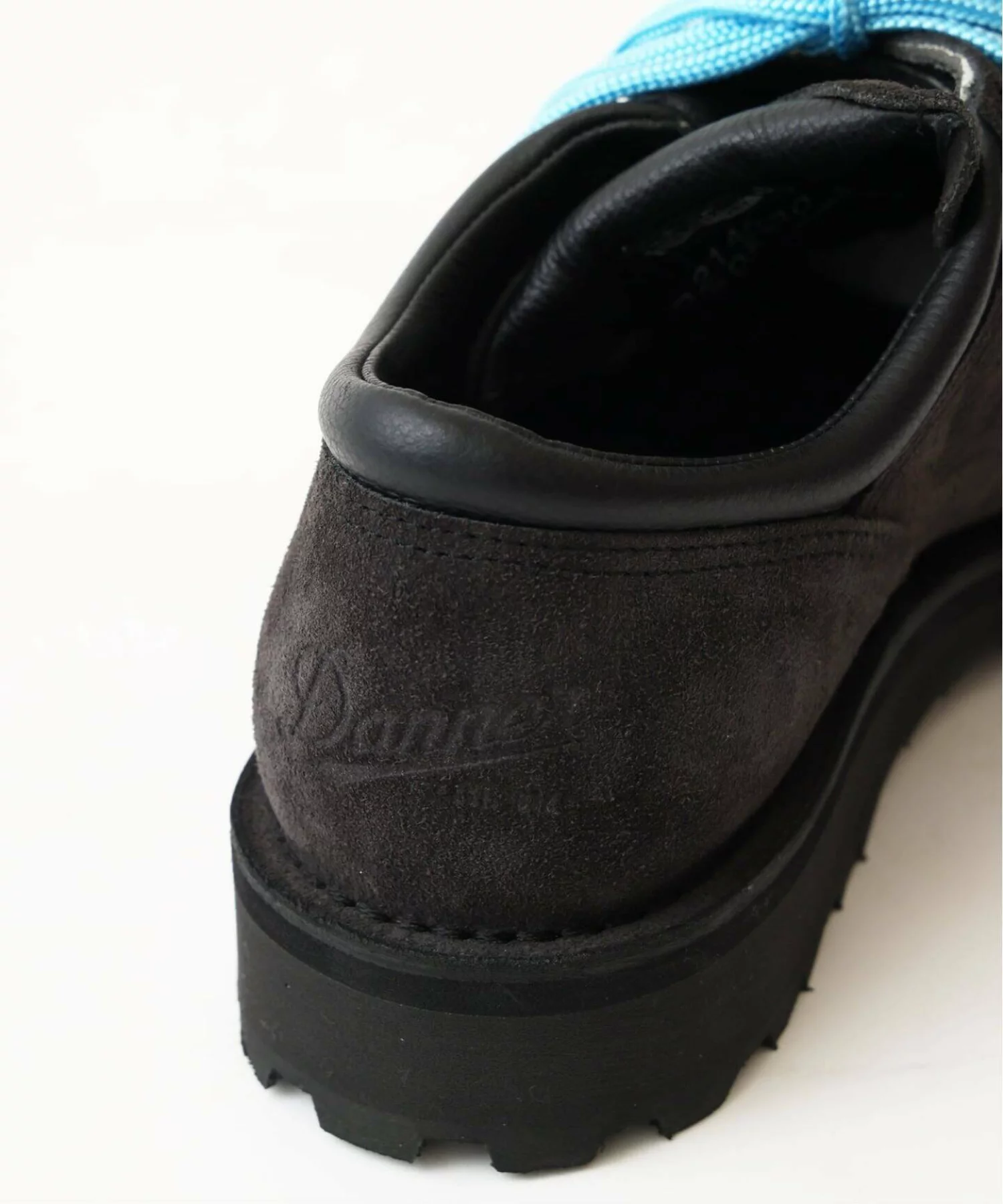 JOURNAL STANDARD × DANNER の MT.Ridge Low が発売