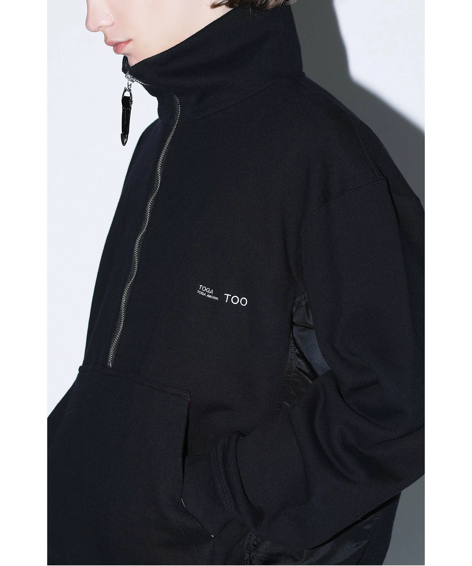 TOGA の Half Zip Nylon Sweat が発売