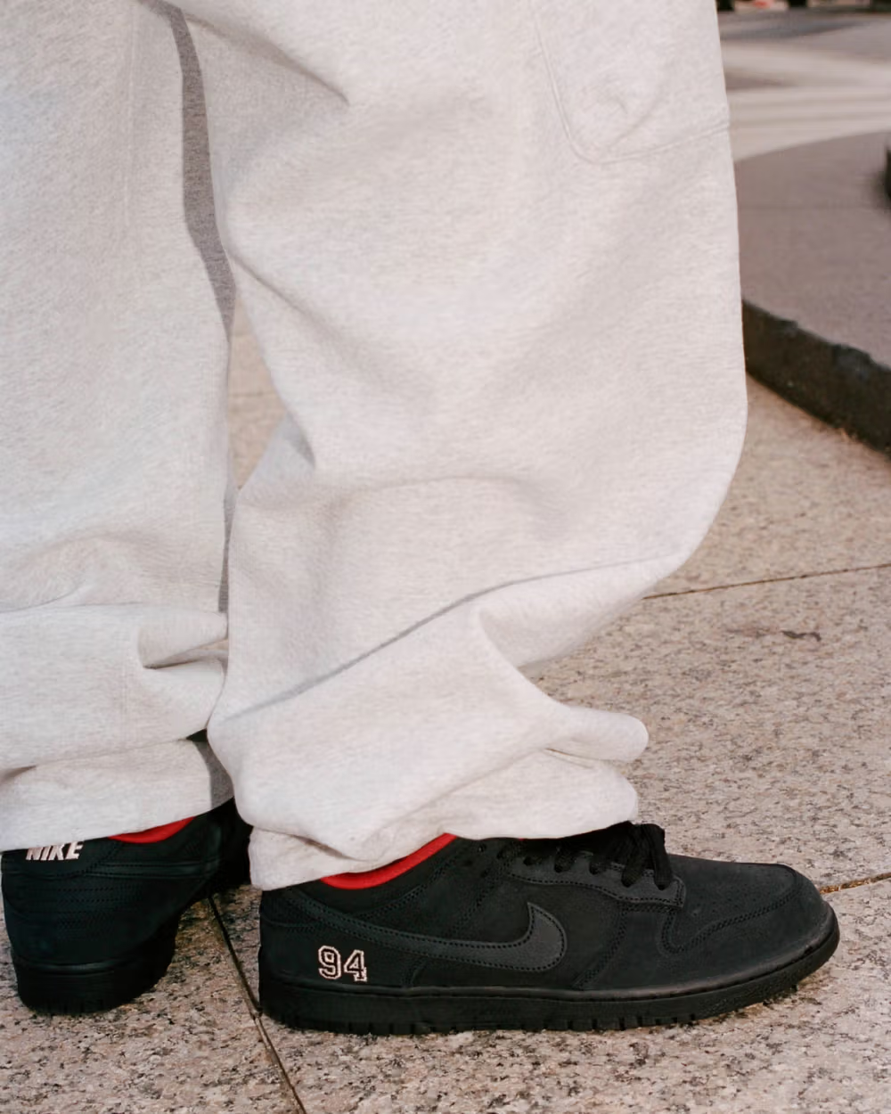 Supreme × NIKE SB DUNK LOW の発売が正式発表